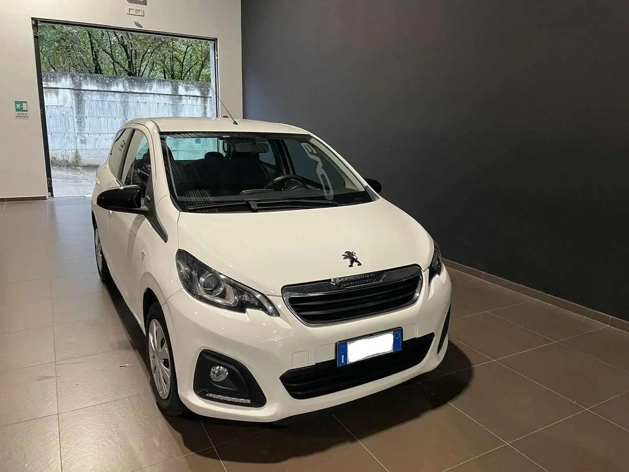 Photo 1 : Peugeot 108 2016 Petrol