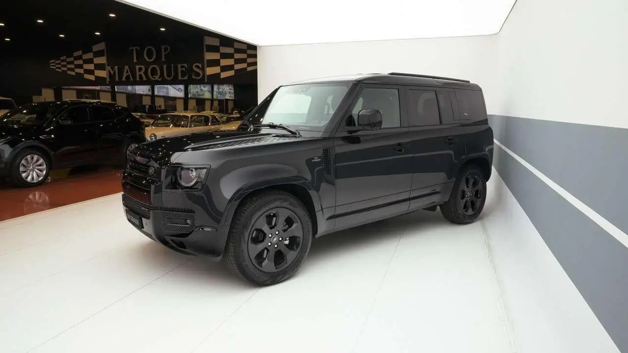 Photo 1 : Land Rover Defender 2022 Hybrid