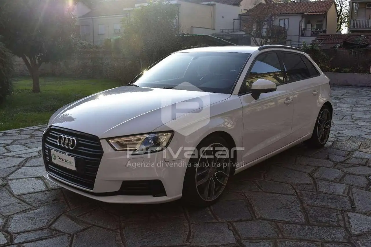 Photo 1 : Audi A3 2019 Diesel