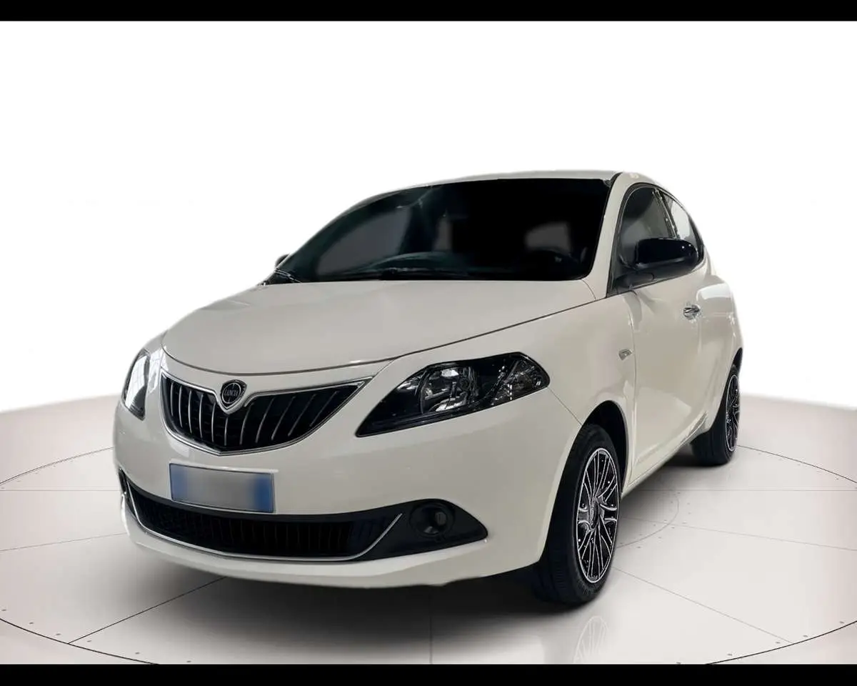 Photo 1 : Lancia Ypsilon 2022 Petrol