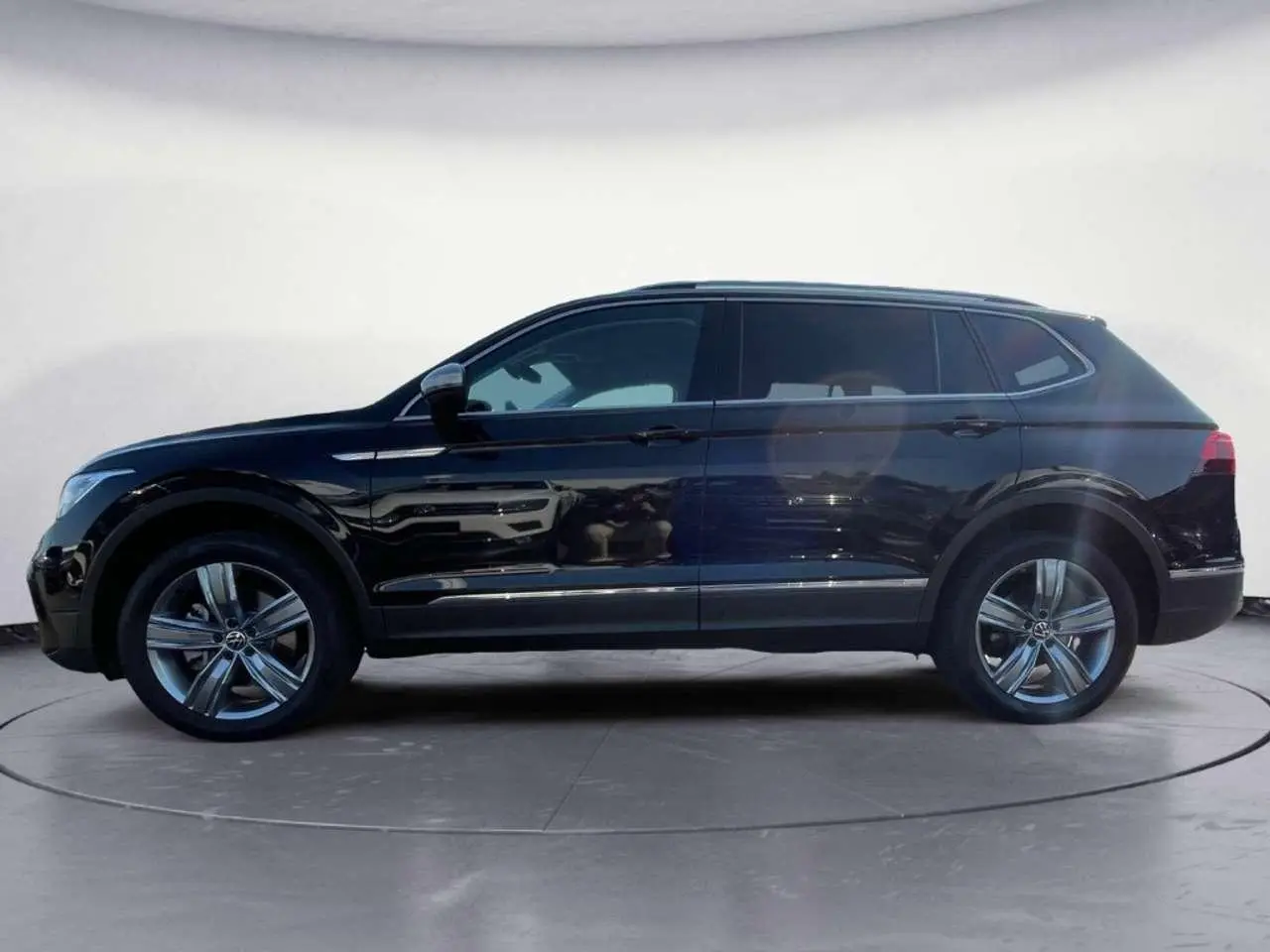 Photo 1 : Volkswagen Tiguan 2022 Petrol