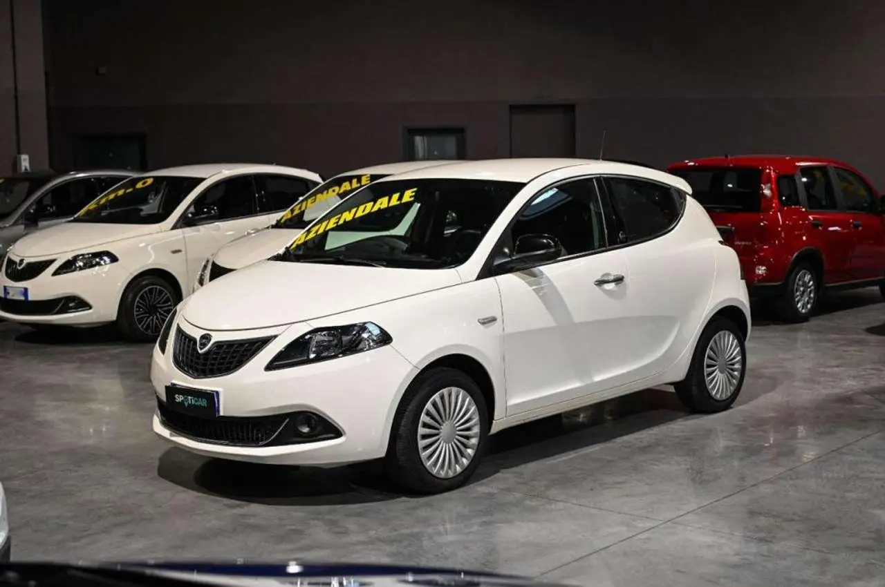 Photo 1 : Lancia Ypsilon 2021 Hybrid