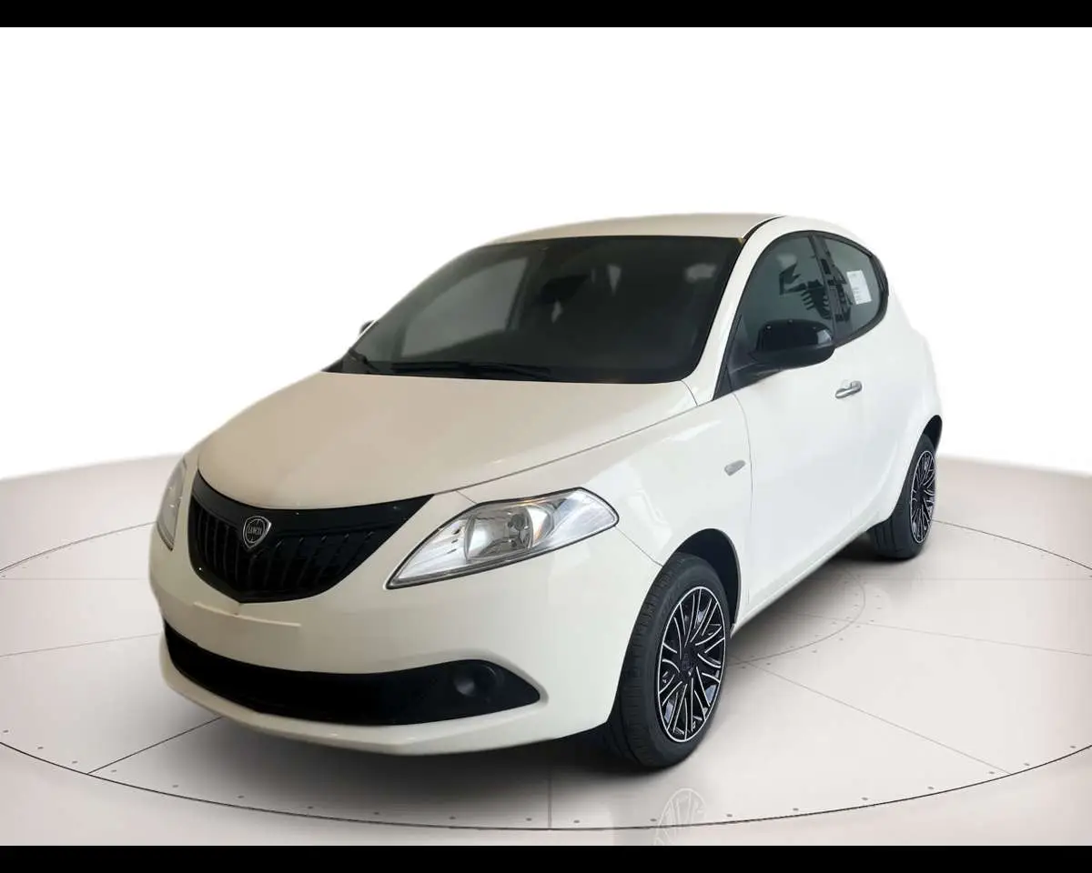 Photo 1 : Lancia Ypsilon 2023 Essence