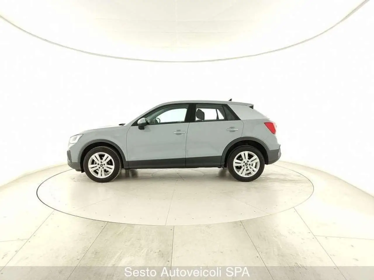 Photo 1 : Audi Q2 2021 Diesel