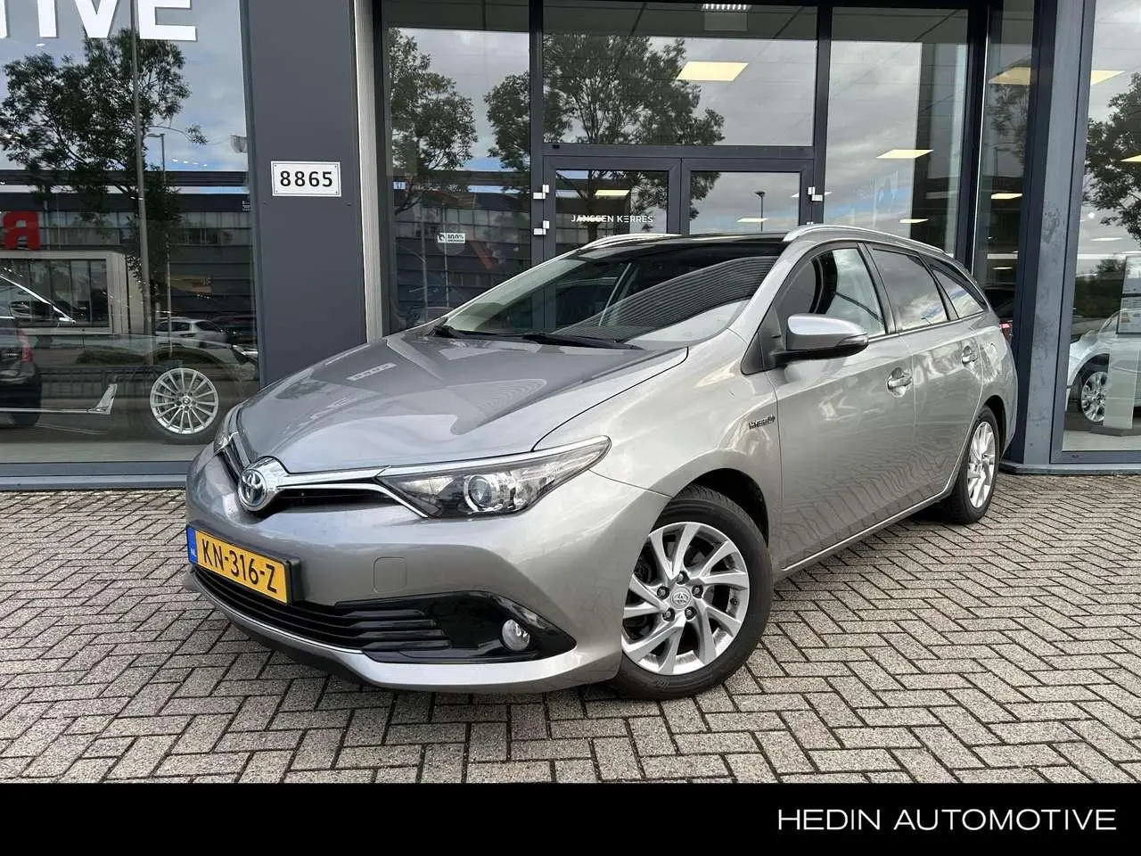 Photo 1 : Toyota Auris 2016 Hybride