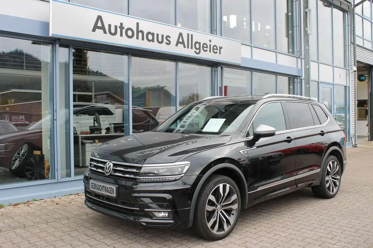 Photo 1 : Volkswagen Tiguan 2020 Petrol