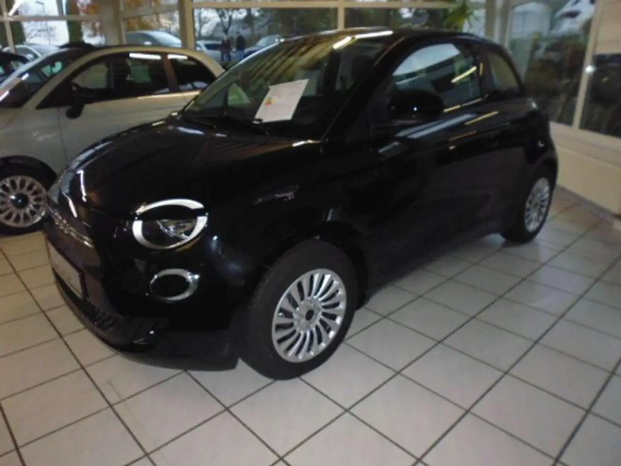 Photo 1 : Fiat 500 2024 Électrique