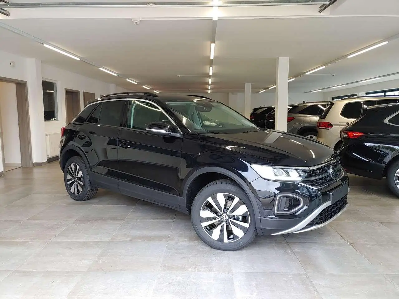 Photo 1 : Volkswagen T-roc 2024 Essence