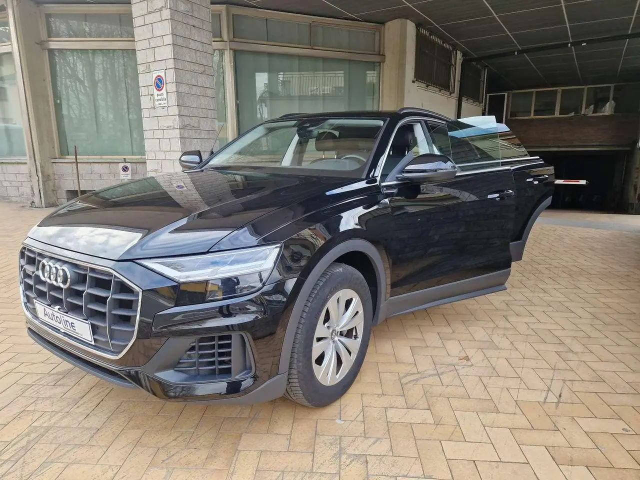 Photo 1 : Audi Q8 2019 Hybrid