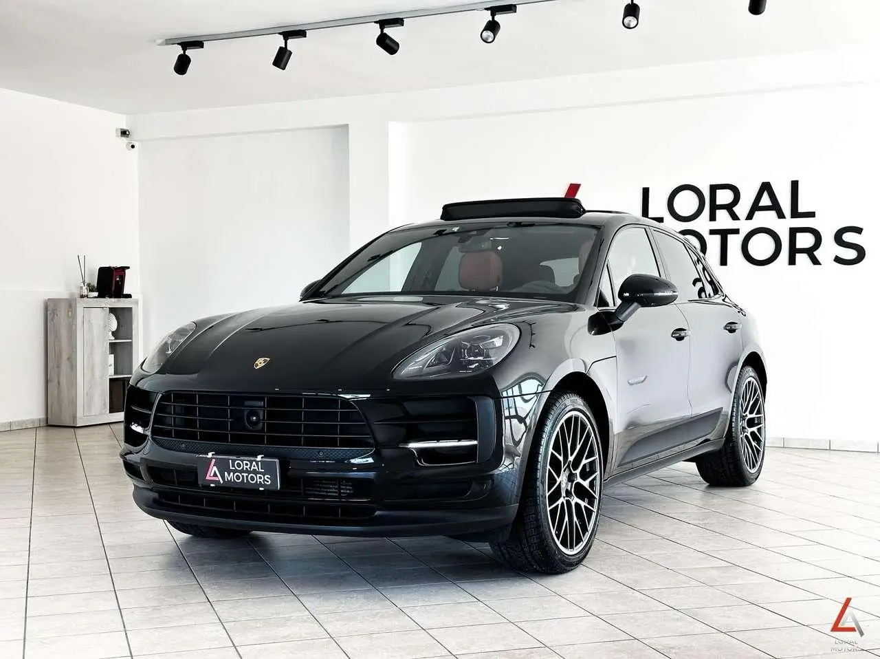 Photo 1 : Porsche Macan 2020 Petrol