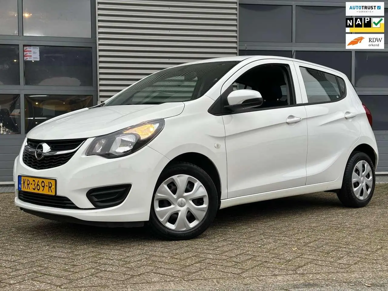 Photo 1 : Opel Karl 2016 Petrol