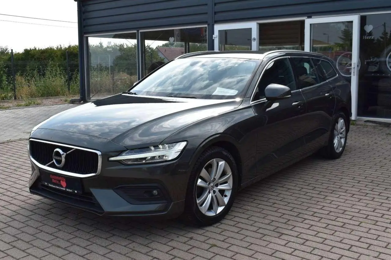 Photo 1 : Volvo V60 2020 Essence