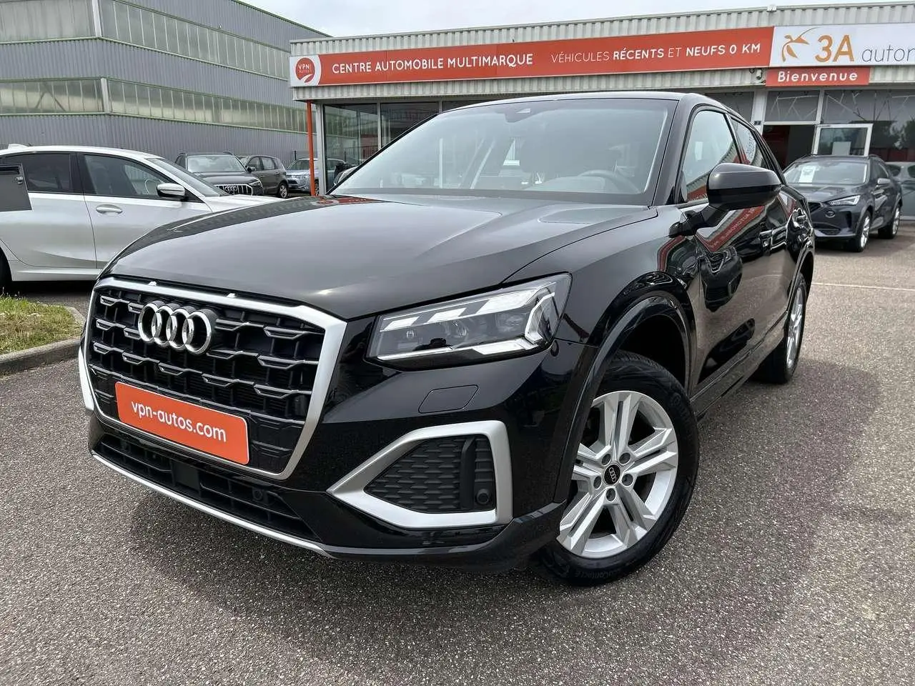 Photo 1 : Audi Q2 2023 Petrol