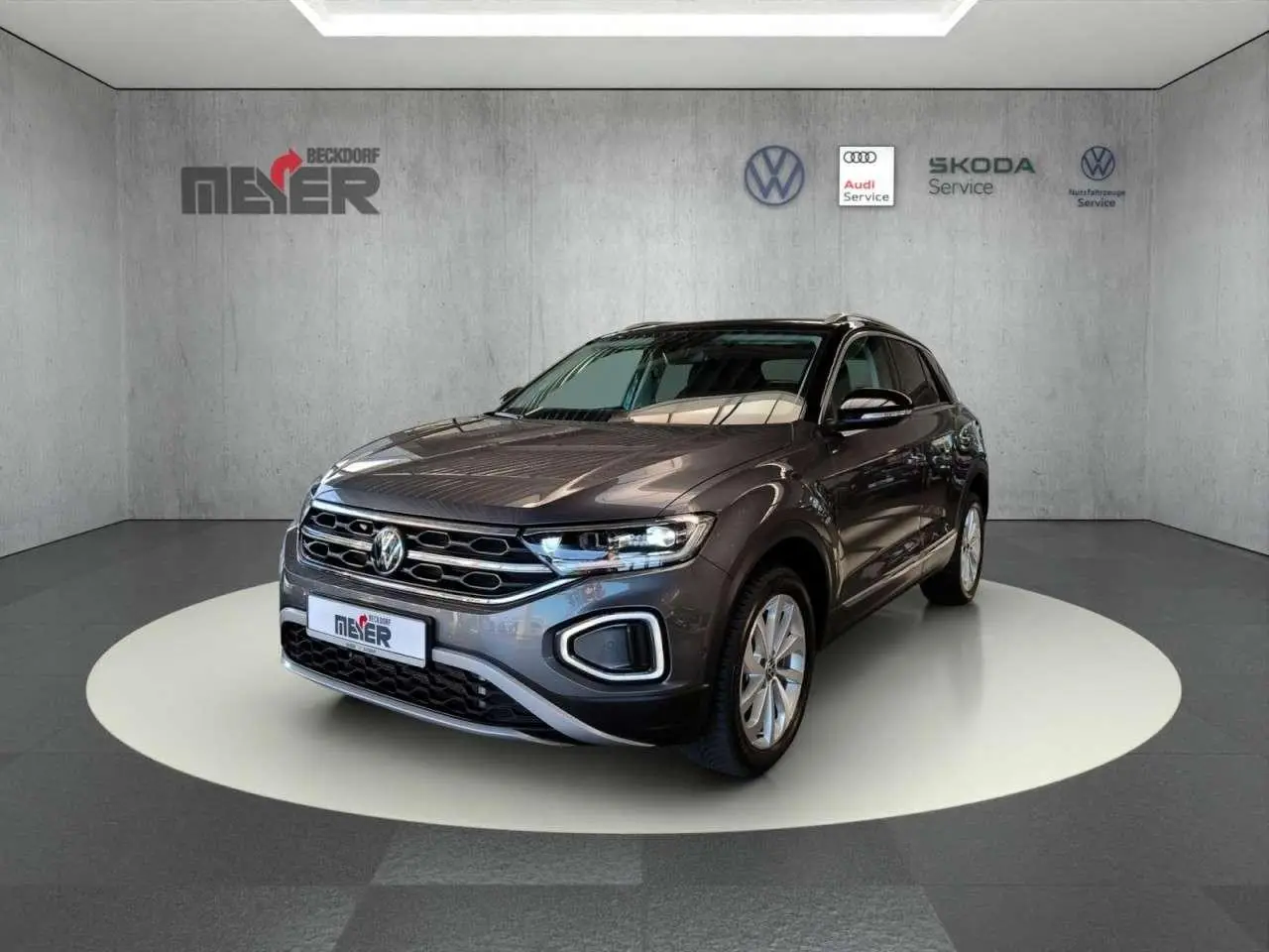 Photo 1 : Volkswagen T-roc 2023 Essence