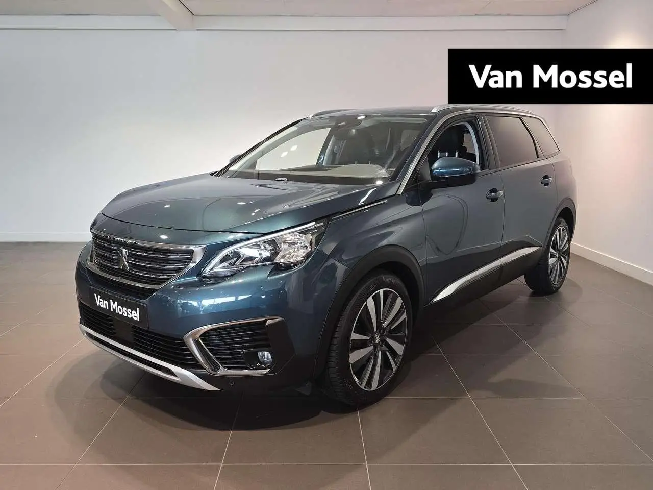 Photo 1 : Peugeot 5008 2019 Essence