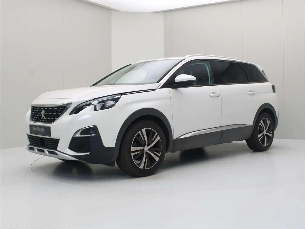 Photo 1 : Peugeot 5008 2019 Essence