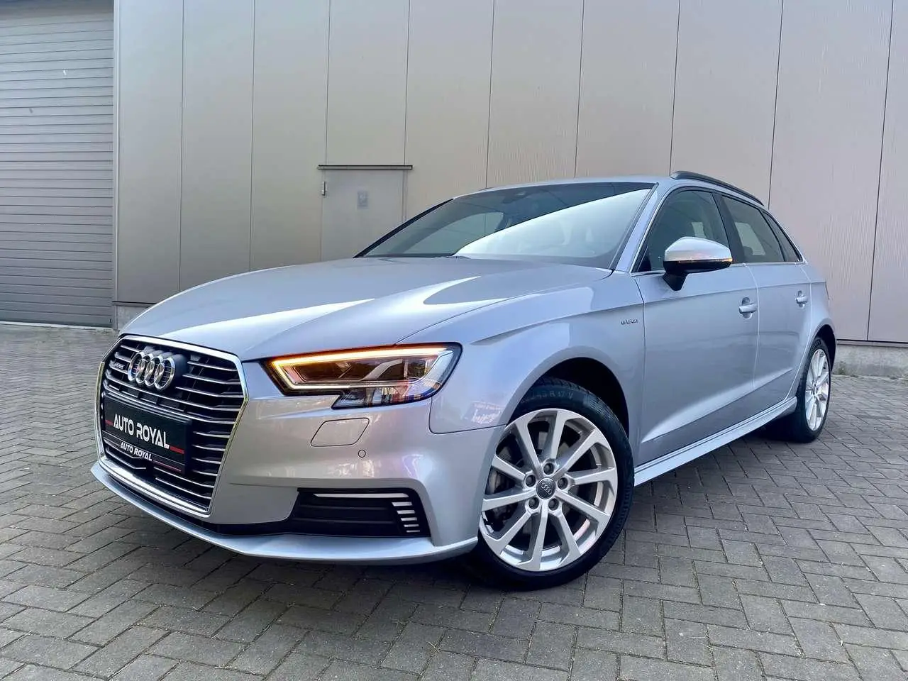 Photo 1 : Audi A3 2018 Hybrid