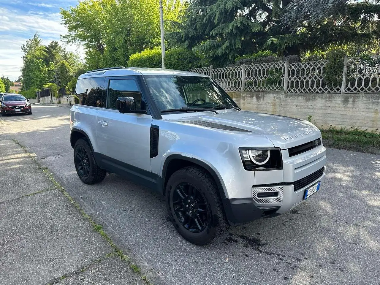 Photo 1 : Land Rover Defender 2021 Hybrid