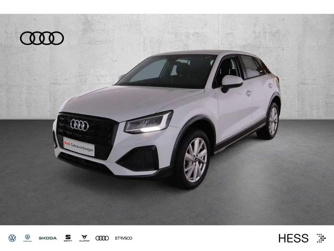 Photo 1 : Audi Q2 2024 Petrol