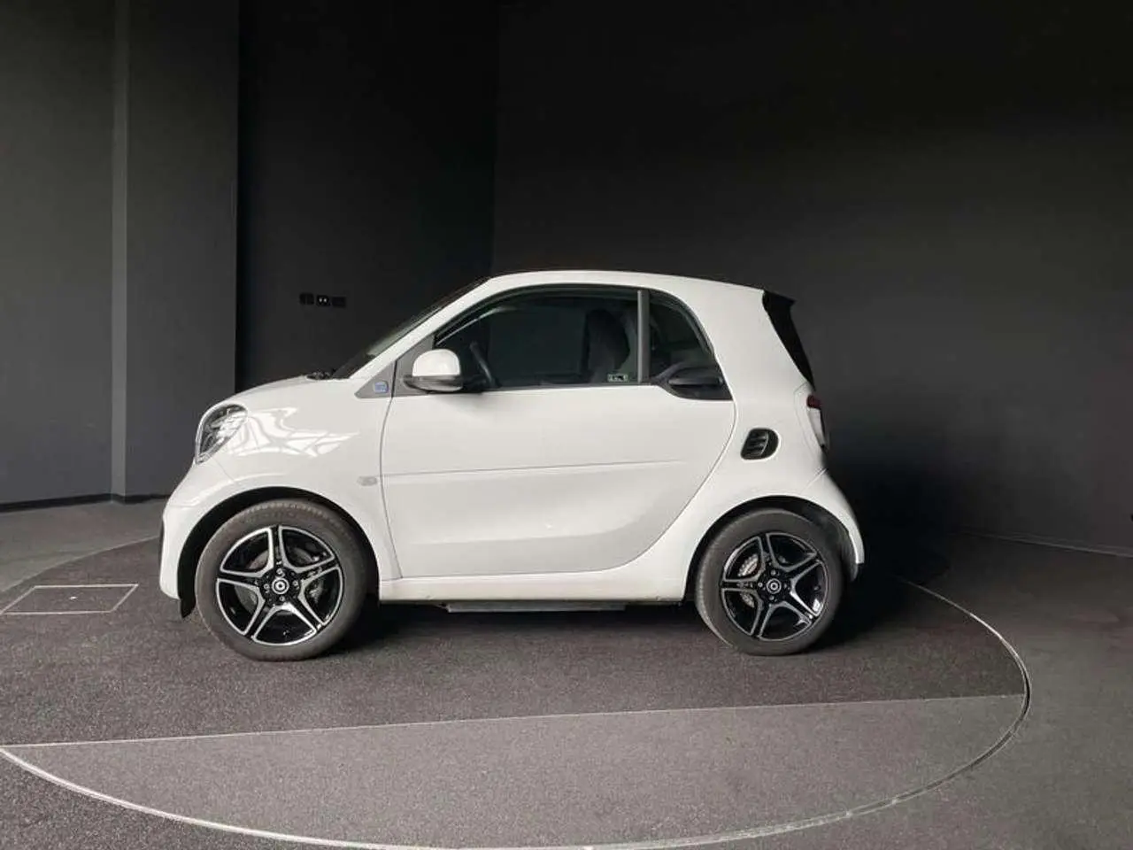 Photo 1 : Smart Fortwo 2021 Électrique