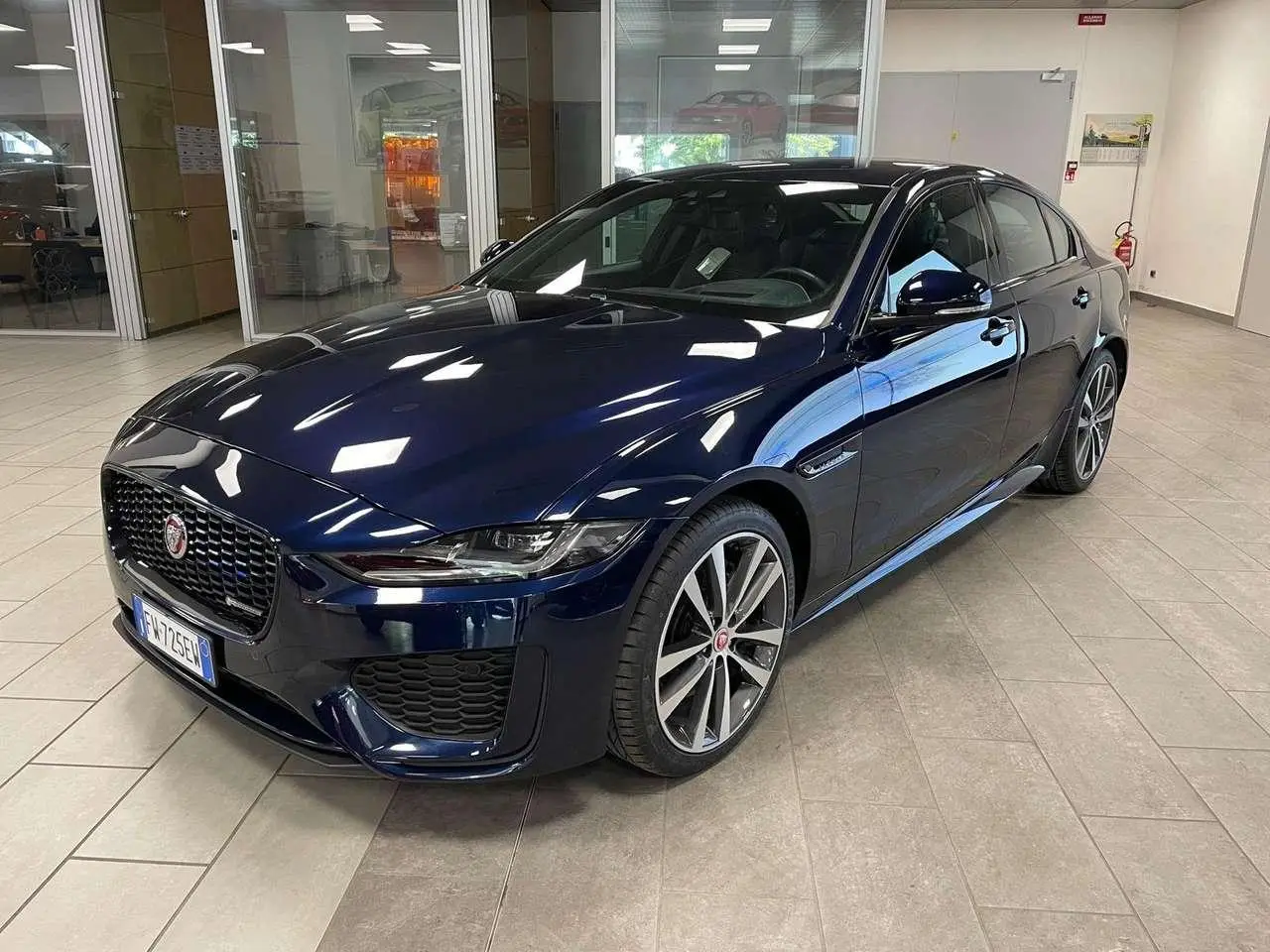 Photo 1 : Jaguar Xe 2019 Diesel