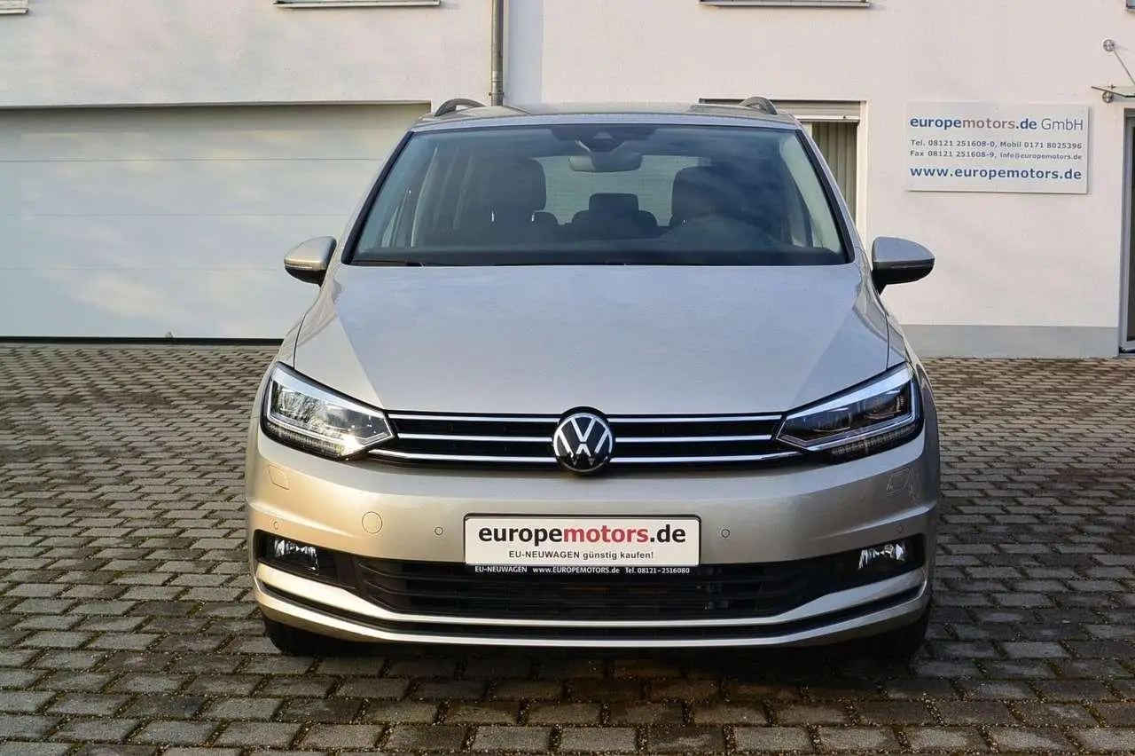 Photo 1 : Volkswagen Touran 2024 Petrol