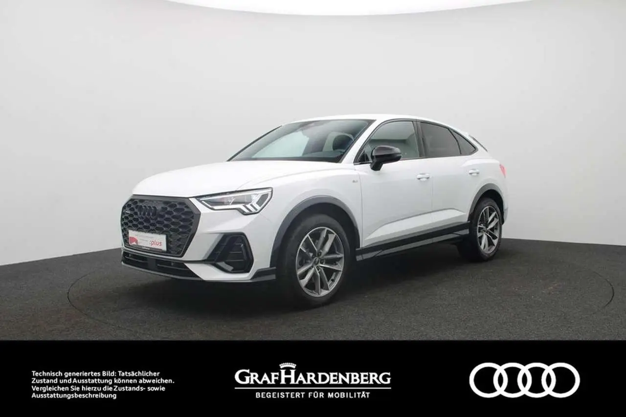 Photo 1 : Audi Q3 2023 Essence