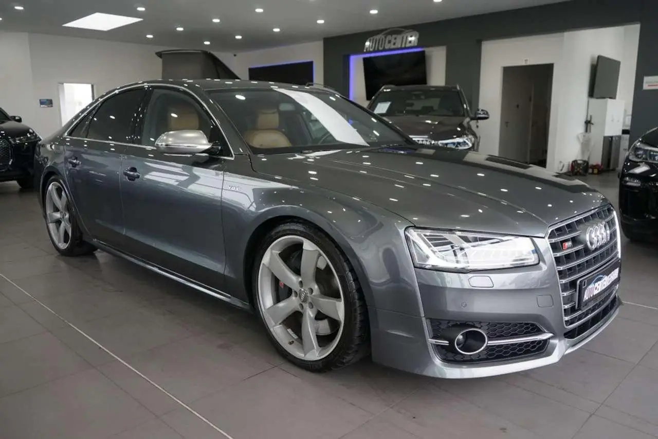 Photo 1 : Audi S8 2016 Petrol