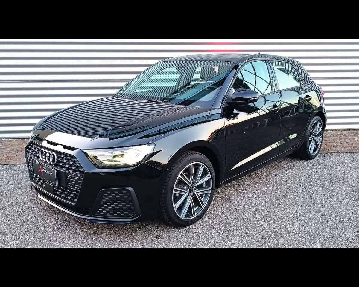 Photo 1 : Audi A1 2024 Essence