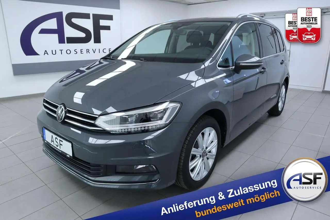 Photo 1 : Volkswagen Touran 2024 Essence