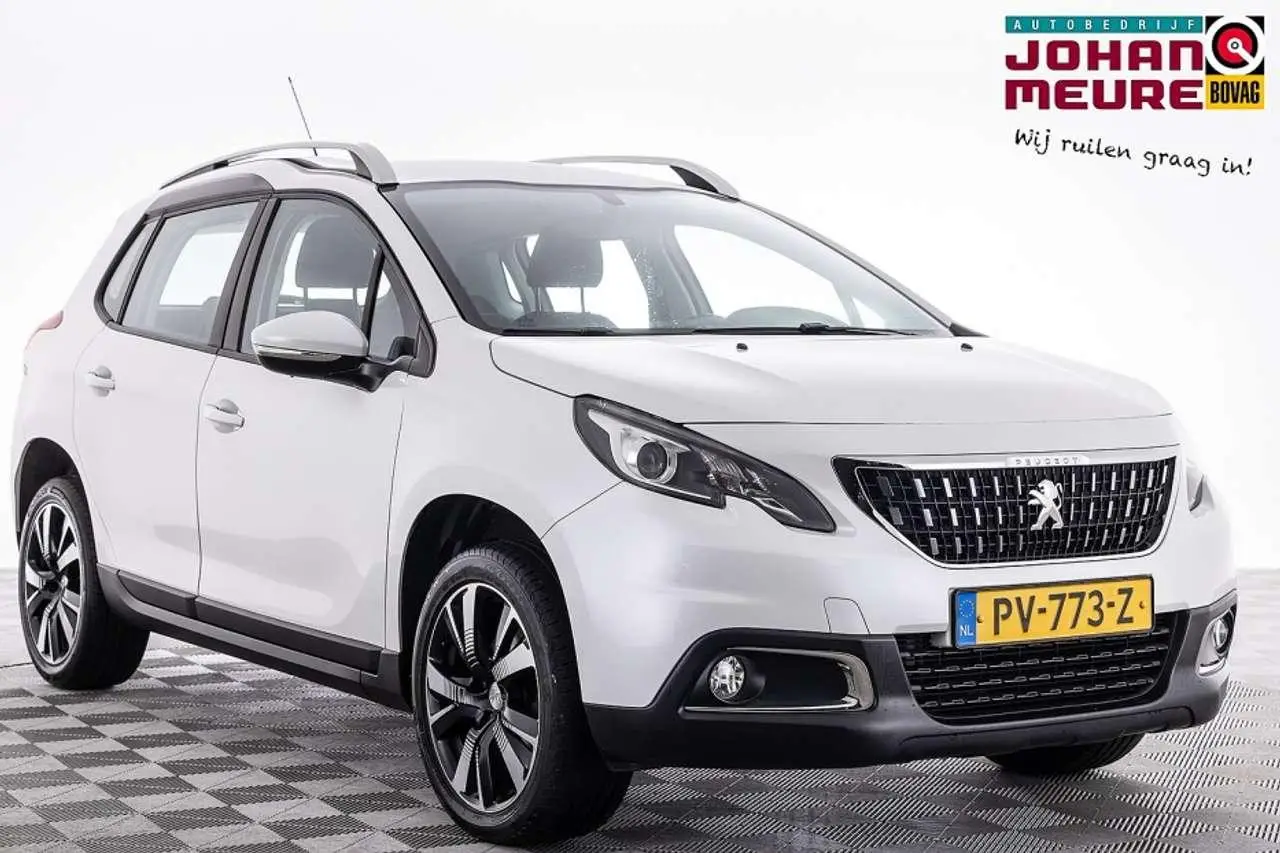 Photo 1 : Peugeot 2008 2017 Petrol