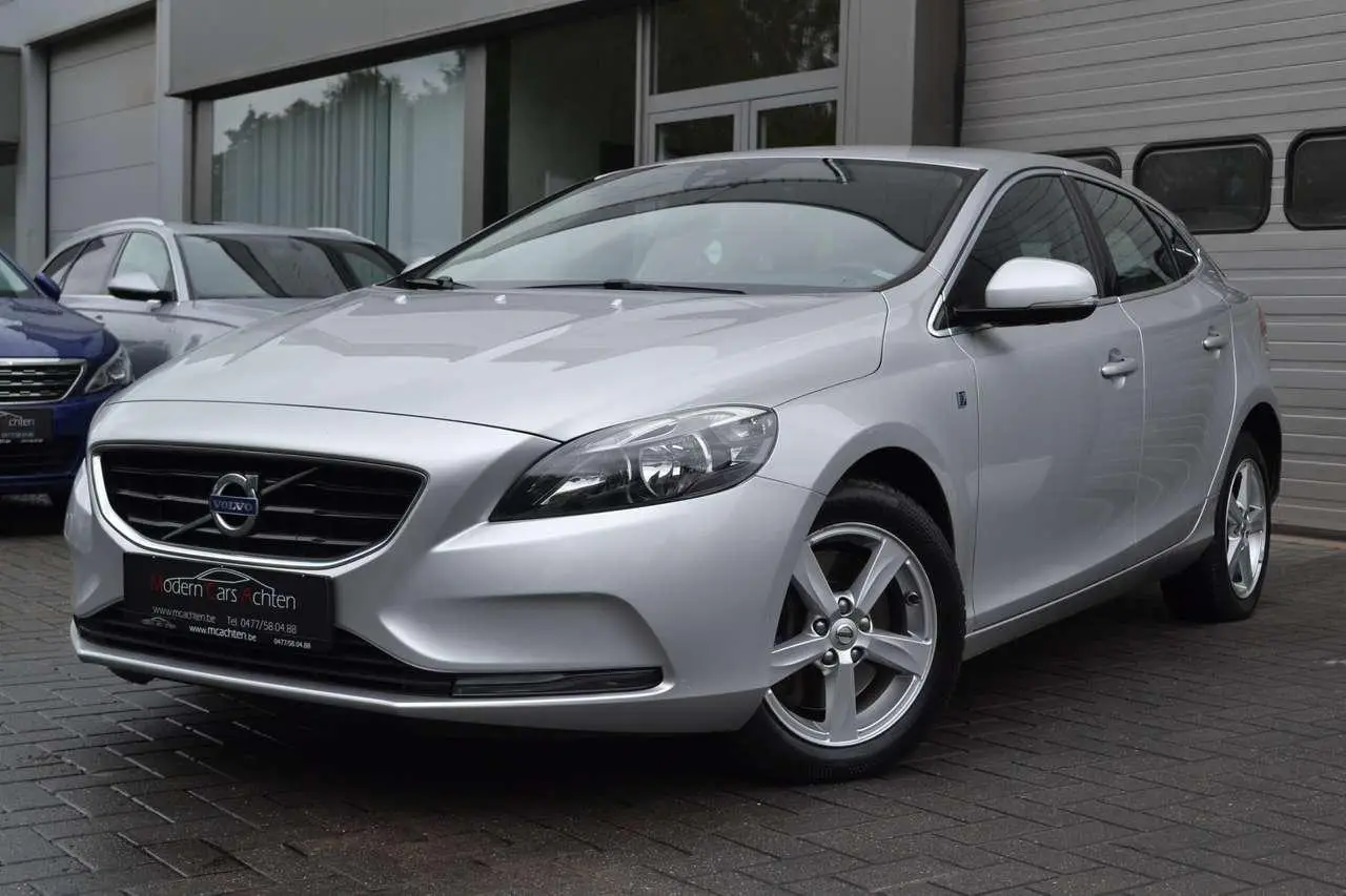 Photo 1 : Volvo V40 2016 Essence