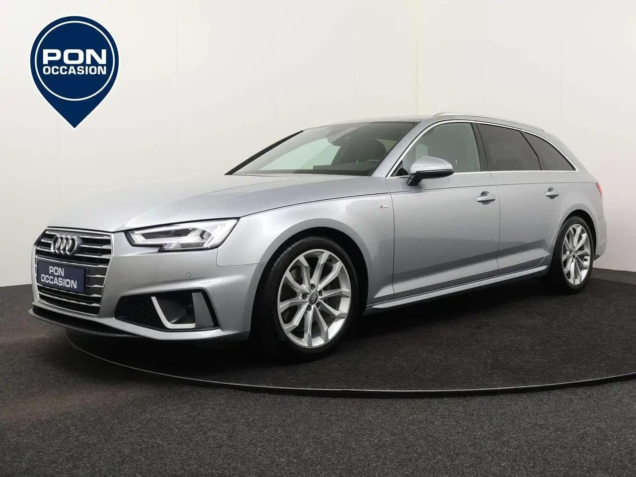 Photo 1 : Audi A4 2019 Petrol