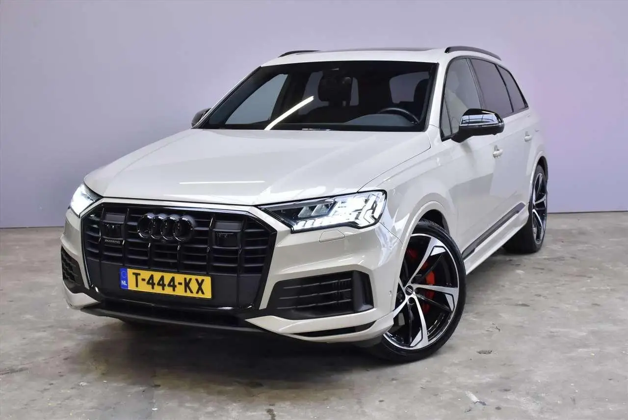 Photo 1 : Audi Q7 2020 Hybride