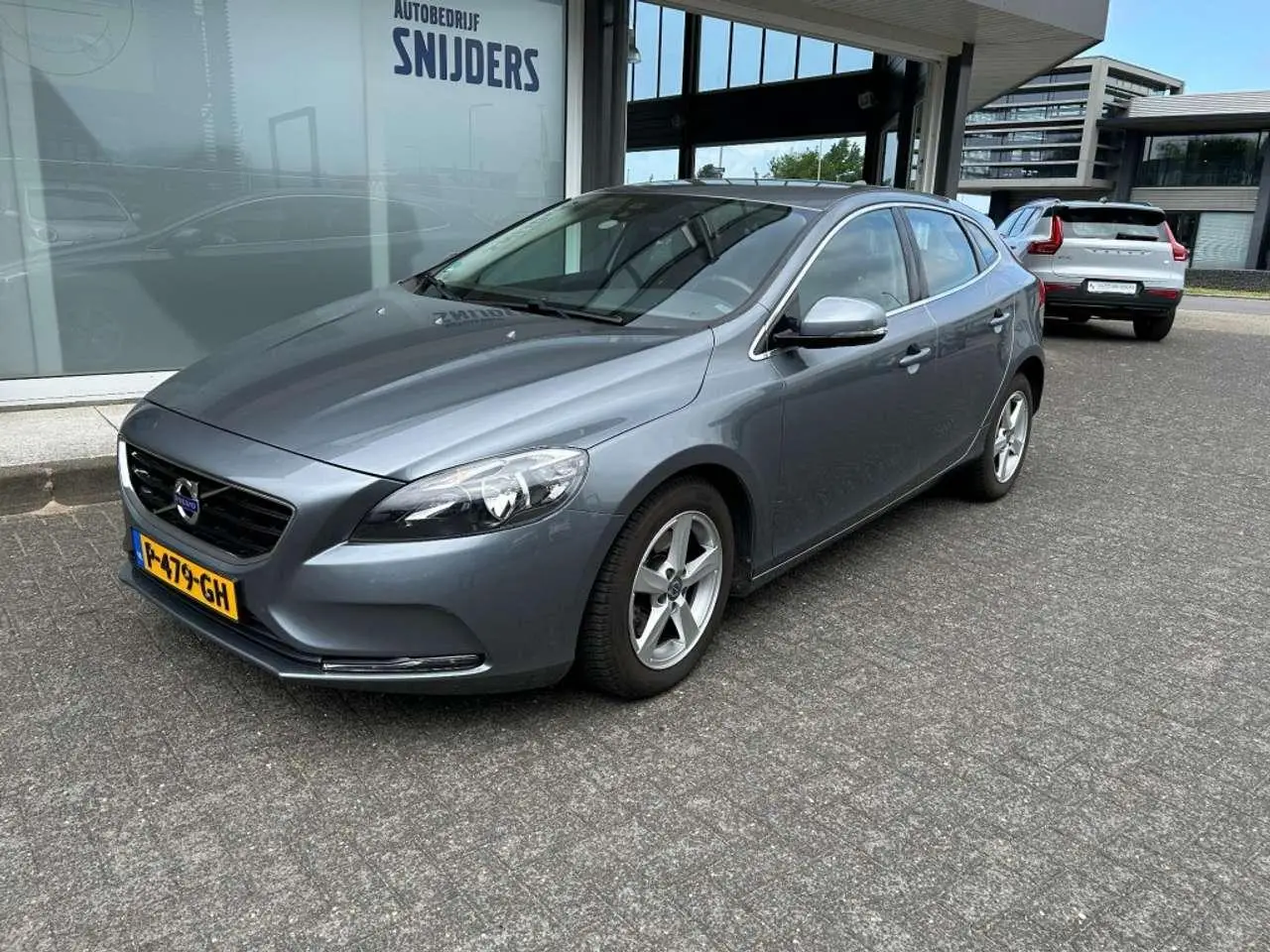 Photo 1 : Volvo V40 2015 Petrol