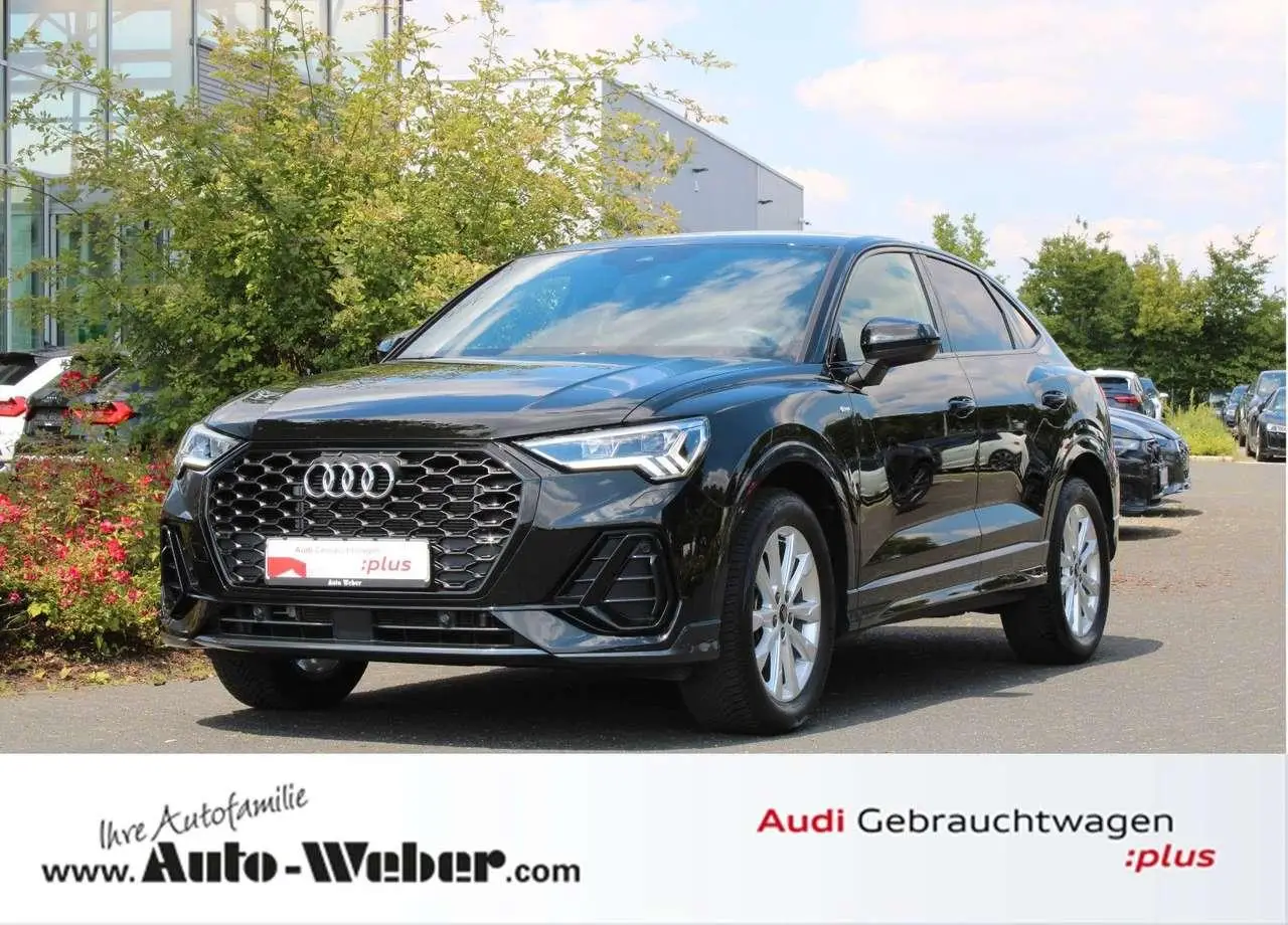 Photo 1 : Audi Q3 2023 Petrol