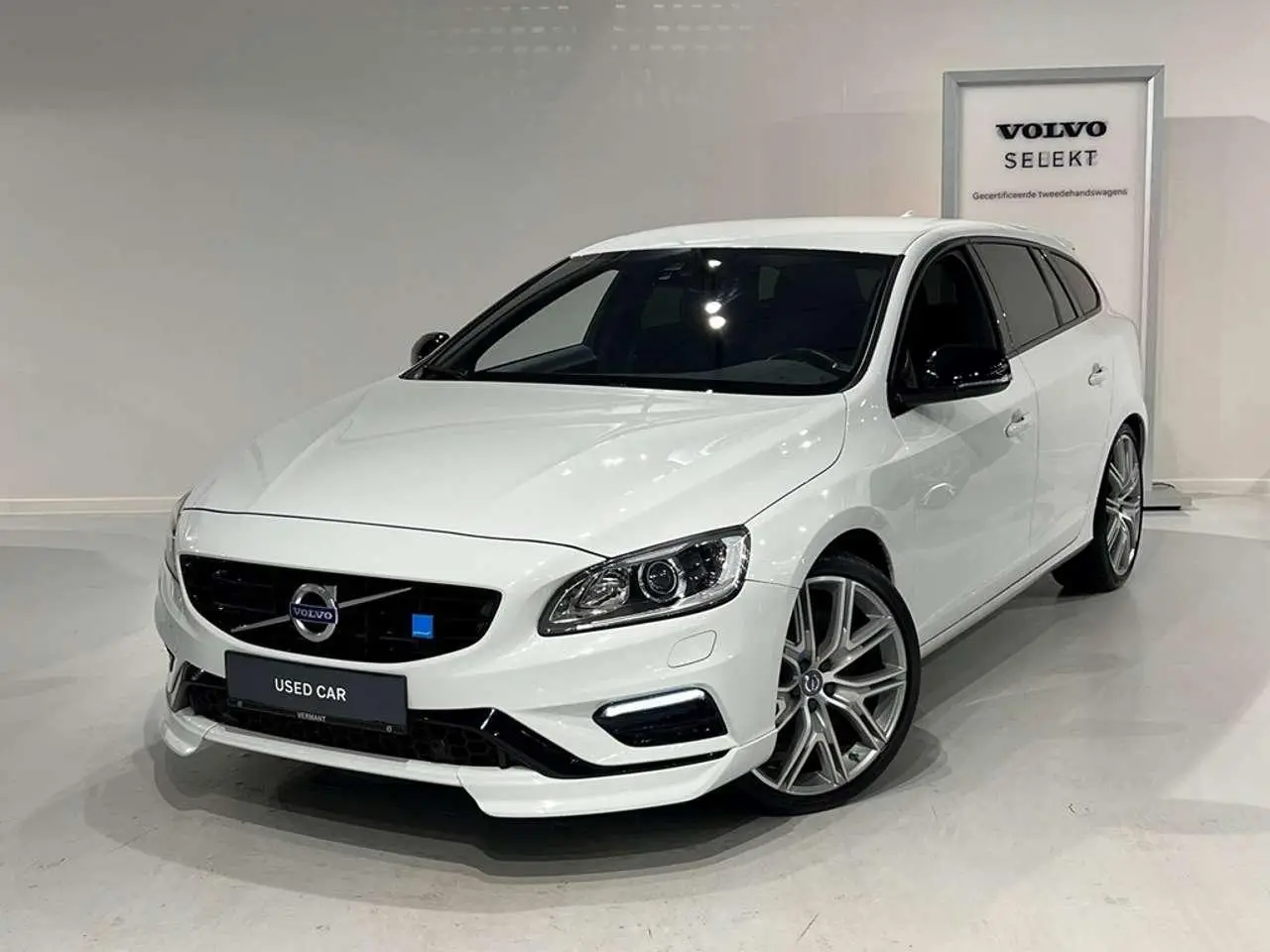 Photo 1 : Volvo V60 2017 Essence