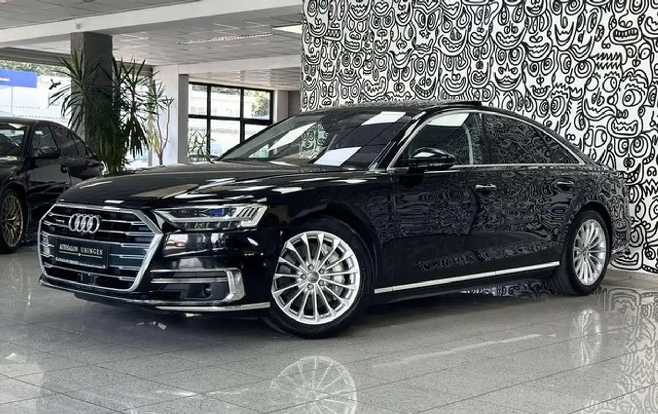 Photo 1 : Audi A8 2019 Essence