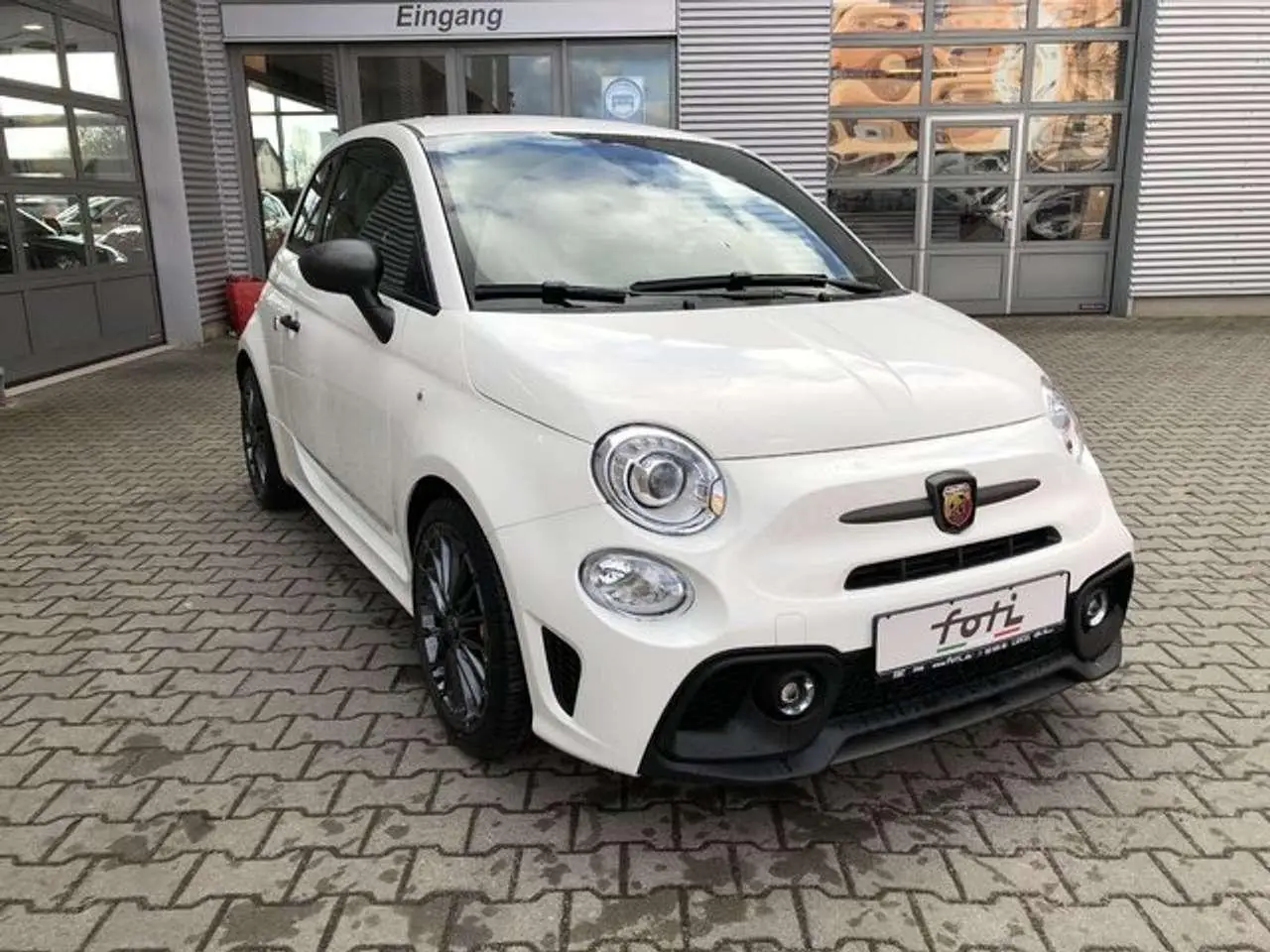 Photo 1 : Abarth 695 2024 Essence