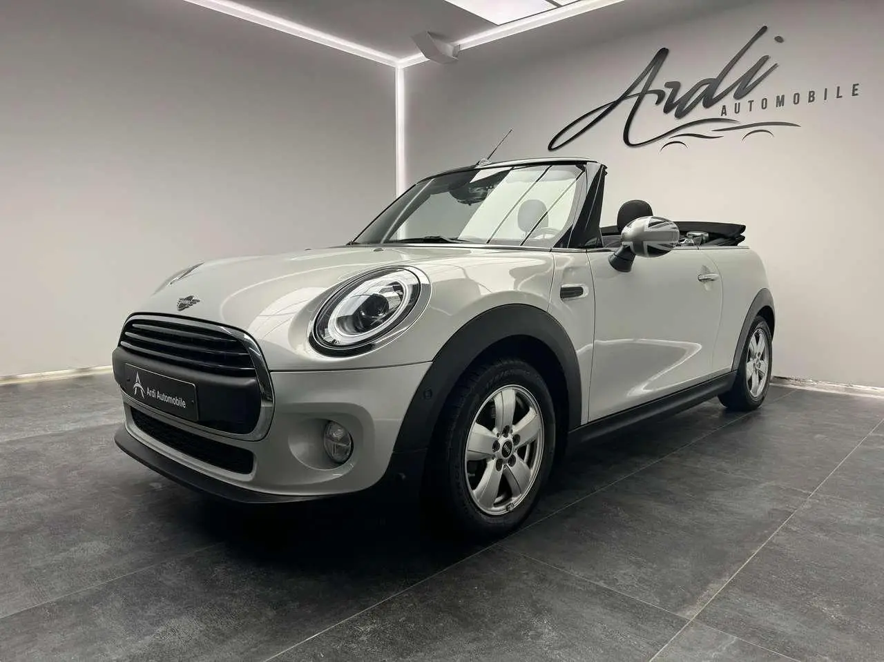 Photo 1 : Mini One 2019 Petrol