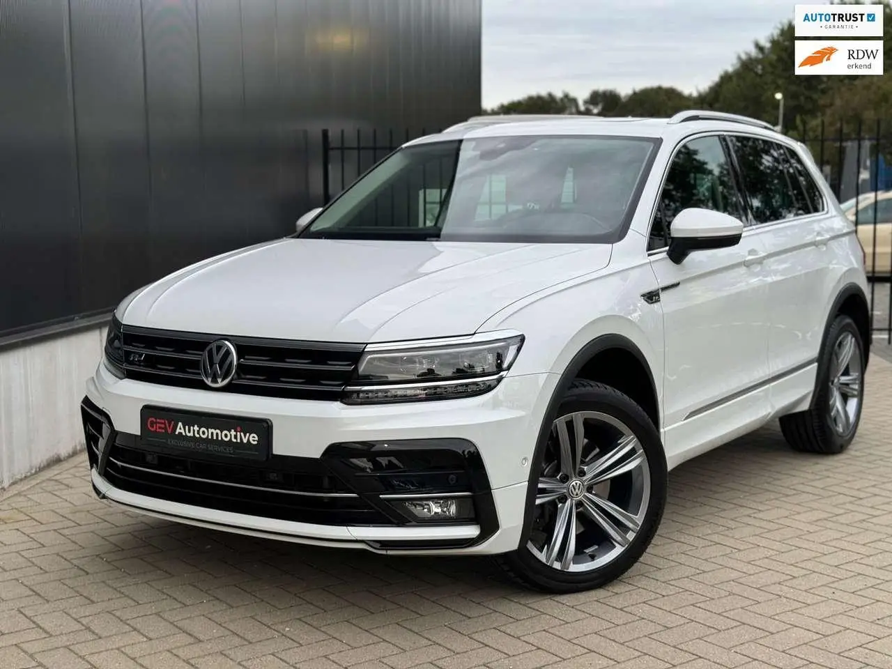 Photo 1 : Volkswagen Tiguan 2020 Essence