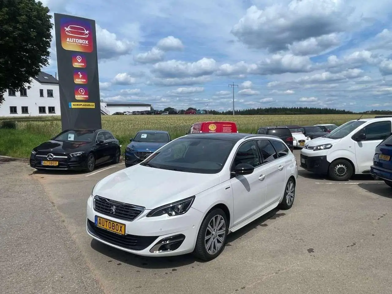 Photo 1 : Peugeot 308 2016 Petrol