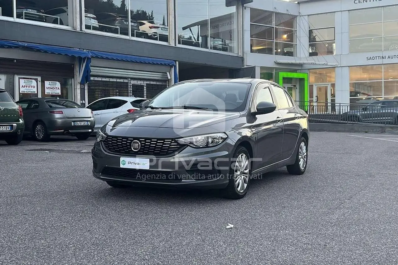 Photo 1 : Fiat Tipo 2018 Petrol