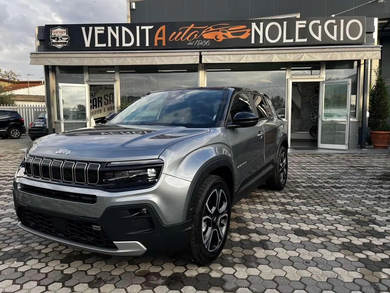 Photo 1 : Jeep Avenger 2024 Petrol