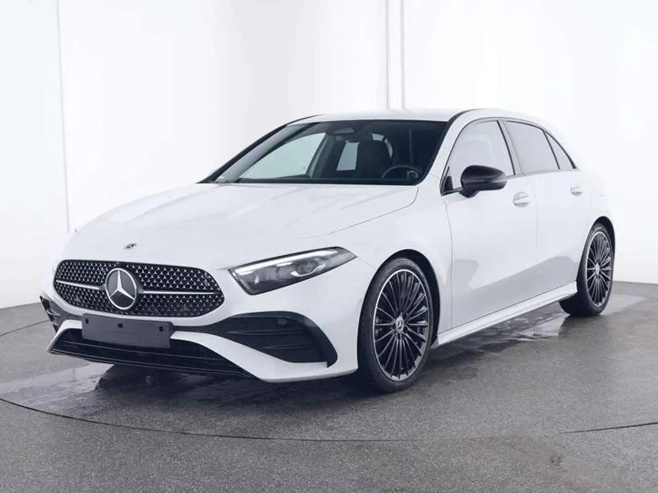 Photo 1 : Mercedes-benz Classe A 2023 Petrol