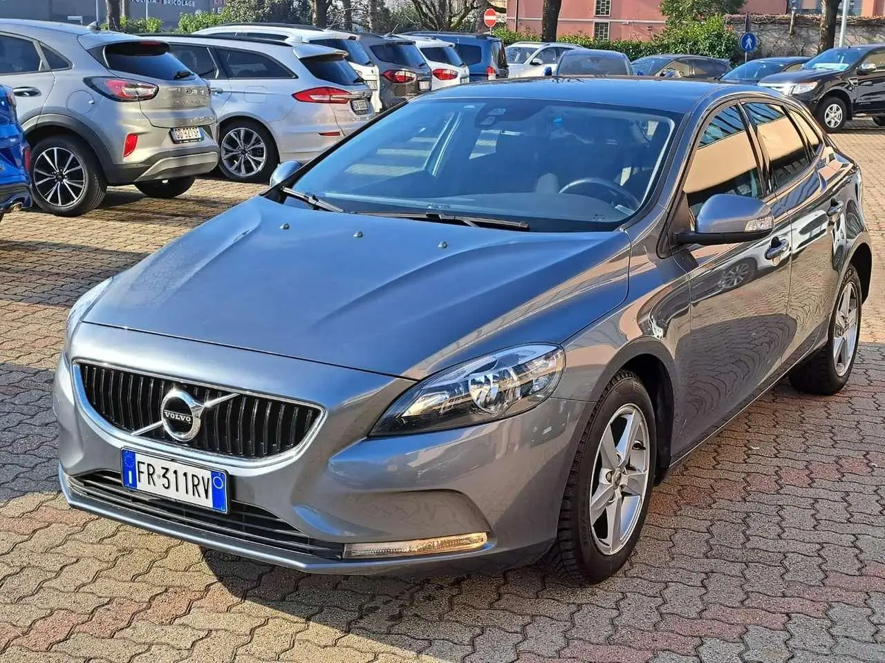 Photo 1 : Volvo V40 2018 Diesel