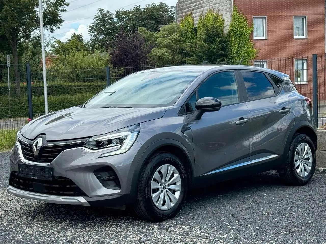 Photo 1 : Renault Captur 2021 Essence