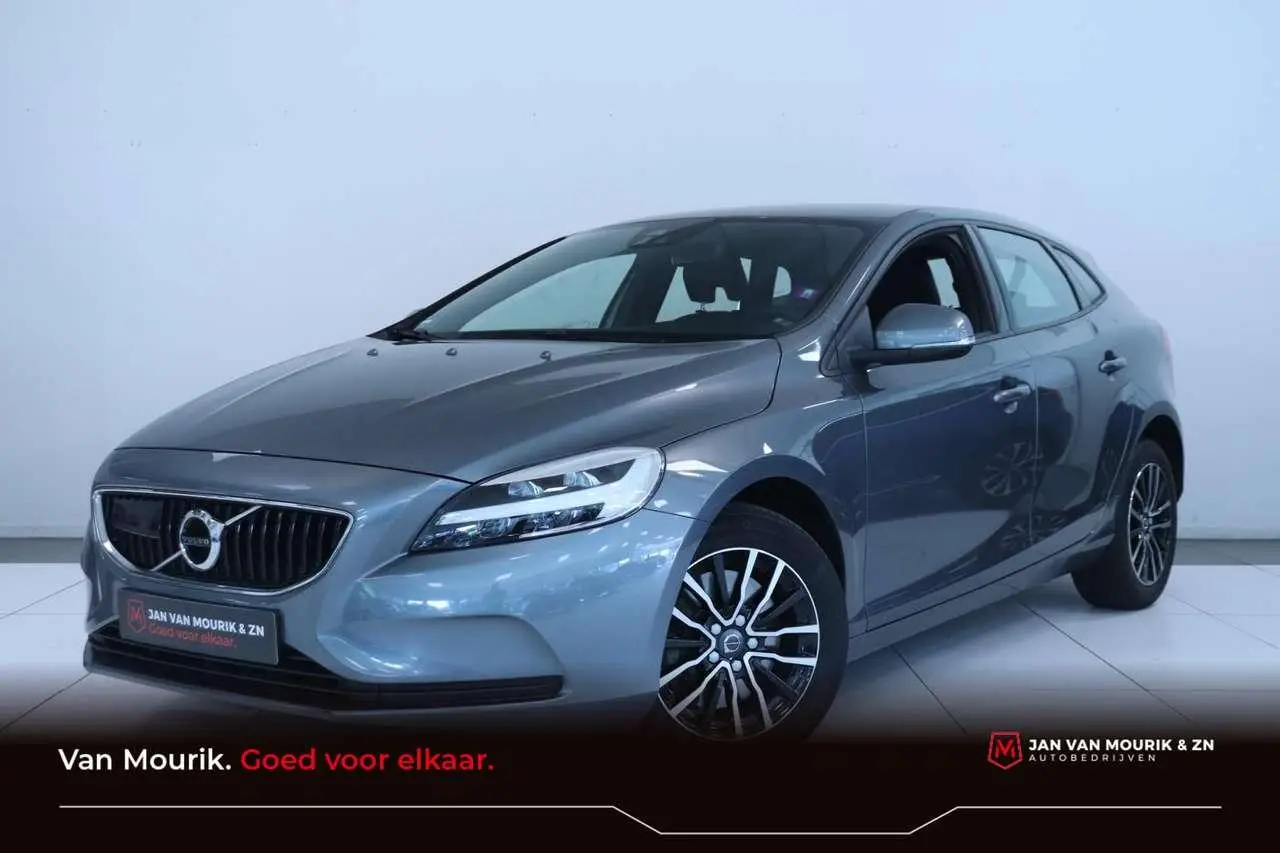 Photo 1 : Volvo V40 2020 Petrol