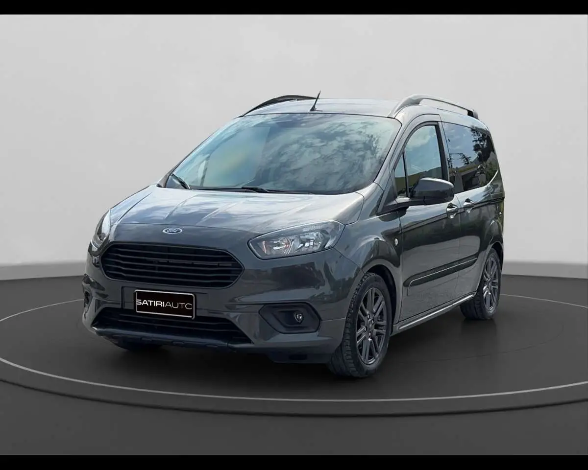 Photo 1 : Ford Tourneo 2019 Essence