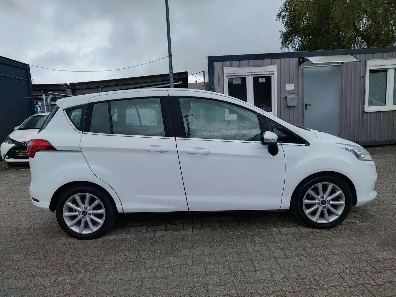 Photo 1 : Ford B-max 2017 Petrol